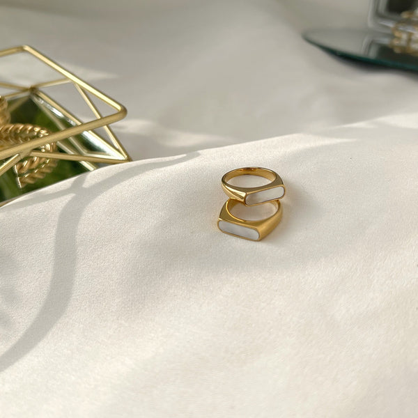 טבעת חותם עדינה פנינה - זהב